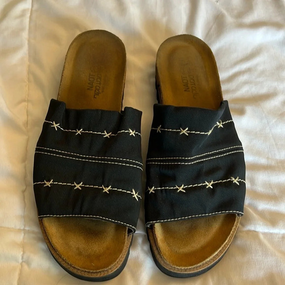 NAOT black Canvas Stretch Hydra Slip On Sandal Cork
Suede Footbed size 41 - Picture 1 of 9